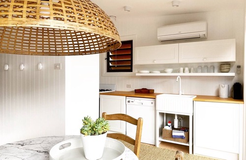 Geelong Casa | Saint Brides - Superior Boutique Accomodation - Steps to Pakington Street