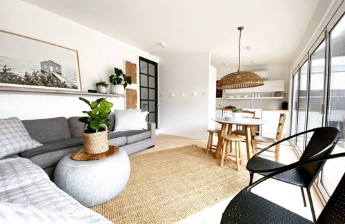 Geelong Casa | Saint Brides - Superior Boutique Accomodation - Steps to Pakington Street