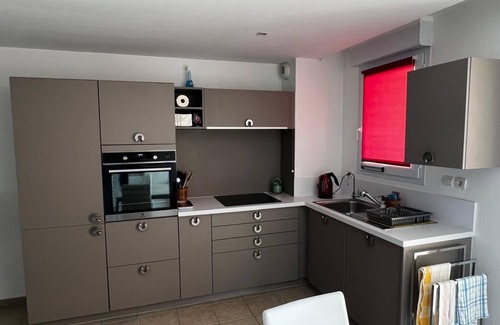 Saint-Cyprien Plage Apartamento | Saint Cyprien, Beautiful, Fully renovated 2-bedroom Apt with WiFi, AC, Pool.
