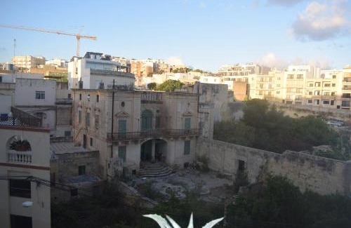St. Julian's Apartamento | Saint Julians Seafront 200m2 beautiful Apartment