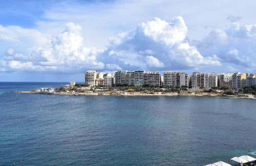 St. Julian's Apartamento | Saint Julians Seafront 200m2 beautiful Apartment