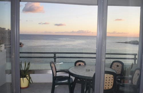 St. Julian's Apartamento | Saint Julians Seafront 200m2 beautiful Apartment