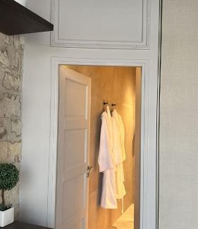 Saint-Gervais Apartamento | SAINT-LOUIS APARTMENT - LUXURY HIGH END RENOVATED Apartment - HEART OF LE MARAIS - HOTEL DE VILLE