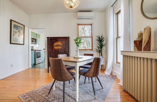 Summit - University Casa | Saint Paul Vacation Rental Near Shopping & Dining!