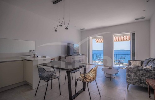 Sainte-Maxime City Centre Apartamento | Sainte Maxime city center with panoramic sea view ; walking distance to shops and beaches