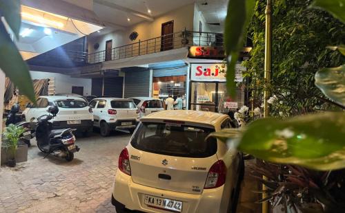 Kannur Cabina | Saj Rest' inn