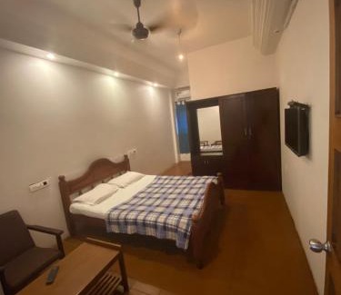 Kannur Cabina | Saj Rest' inn