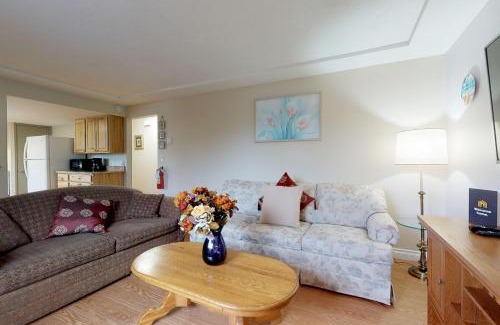 Newport Casa | Sakina’s Paradise Three