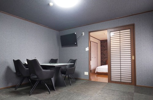 Shin-yashiki-cho Apartamento | SakuraPiso Twin Bedroom Non-Smoking Deluxe No.302 A stay-cation hotel in the center of Kagoshima City, ideal for business and sightseeing.
