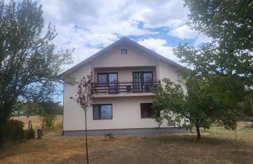 Novi Sad Chalet De Esquí | SALAŠ moj rodjak sa sela Vranić