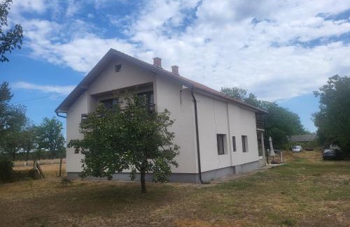 Novi Sad Chalet De Esquí | SALAŠ moj rodjak sa sela Vranić