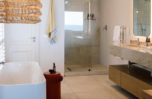 Shaka's Rock Hotel | Sala Beach House