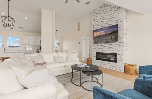Rodanthe Casa | SALE! Oceanfront HGTV Dream Home! Hot Tub, Pool table, Game Room, Ocean Views!