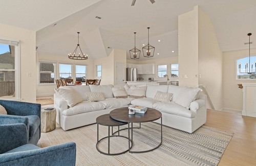 Rodanthe Casa | SALE! Oceanfront HGTV Dream Home! Hot Tub, Pool table, Game Room, Ocean Views!