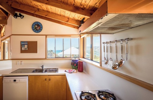 Piha Casa | SALE UNTIL OCTOBER - $330.00 per night.