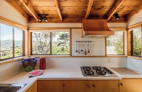 Piha Casa | SALE UNTIL OCTOBER - $330.00 per night.