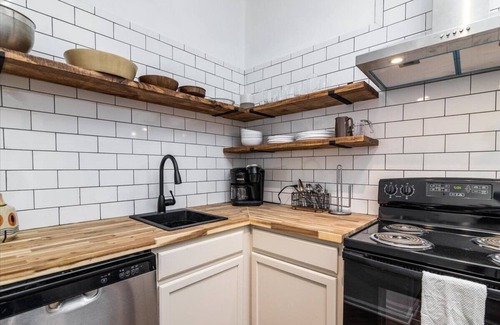 Salem Apartamento | Salem Historic Downtown 3BRM/2BATH