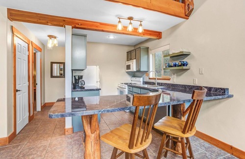 Salida Casa | Salida CO Rentals - Home nestled in the trees, 5 minutes from downtown Salida