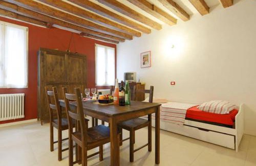 Castello Apartamento | Salizada San Francesco