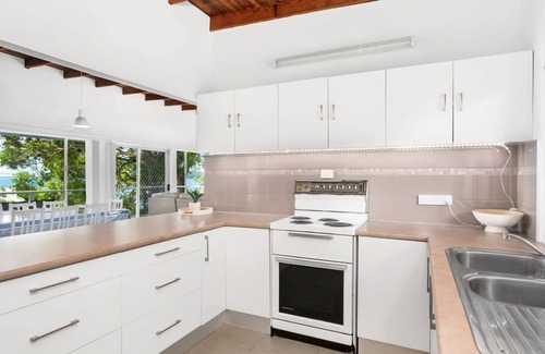 Salamander Bay Casa | Sally Beach house with ocean views
