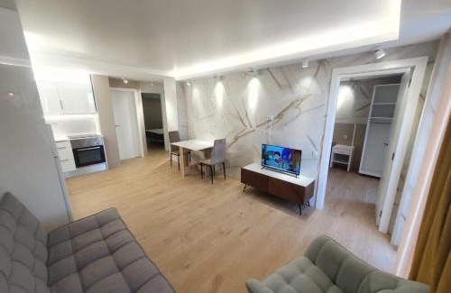 Salou City Centre Apartamento | SALOU ,APARTAMENTO CON PISCINA y Wifi