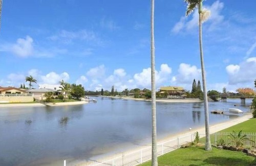 Mermaid Waters Villa | SALT AIR HOUSE a un paseo de la playa