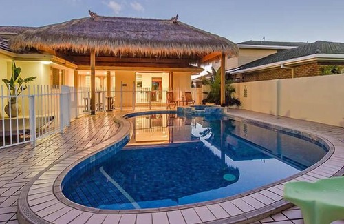 Mermaid Waters Villa | SALT AIR HOUSE a un paseo de la playa