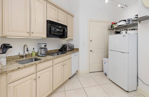 Demere Park Condominio | Salt Air Villas #214 | Close to Beach | Pool & Gate Community