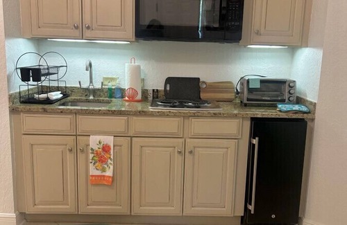 Demere Park Condominio | Salt Air Villas 208 Stunning efficiency condo