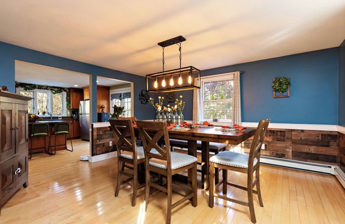 Cotuit Casa | Salt Box Minutes to Beaches & Golf Courses