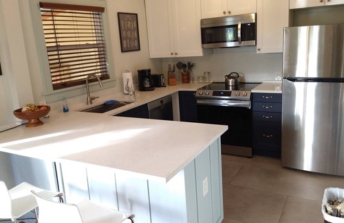 Old Southeast Cabaña | Salt Creek Cottage 2 bedroom