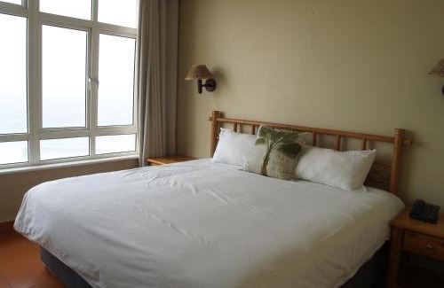 Umhlali Beach Complejo | Salt Rock Hotel and Beach Resort