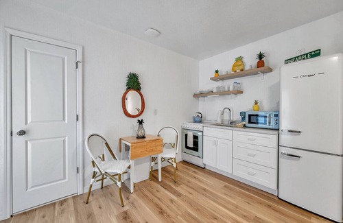 North Redington Beach Apartamento | Salt Water Suites - #9 Pineapple Suite