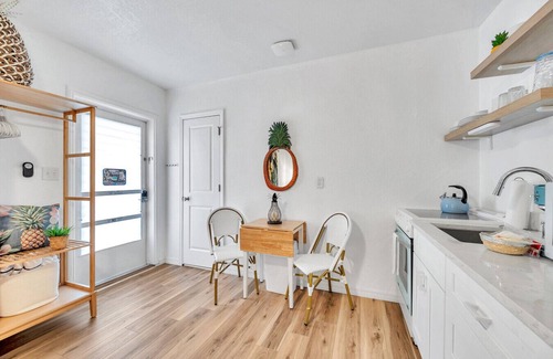 North Redington Beach Apartamento | Salt Water Suites - #9 Pineapple Suite