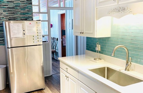 Windy Hill Casa | Saltwater Pool, Large Dog Friendly, Steps to the beach!