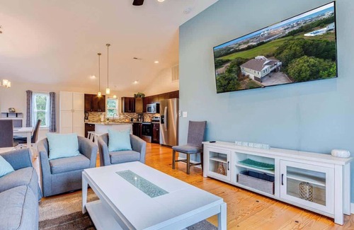 Sea Scape Casa | Saltwater Pool, Dog Friendly, Fire Pit!