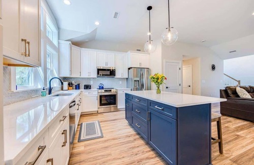 Whalehead Beach Casa | Saltwater Pool, Outdoor Bar, & 5-Min Walk to Beach