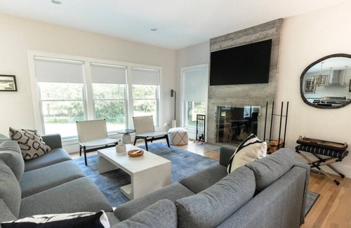 Portsmouth Casa | Saltwater pool walk to beach private estate