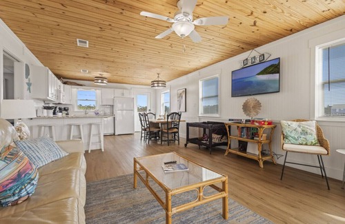 Southpointe Apartamento | Charming Updated Beach Cottage in Fort Morgan, AL