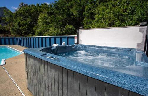Duck Casa | Salty Breeze - Walk to Beach - Pool - Hot Tub - EV