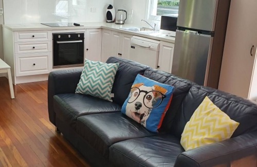 Moreton Bay Region Casa | Salty Dog Cottage - Se admiten perros bienvenidos - 400 m hasta Kings Beach