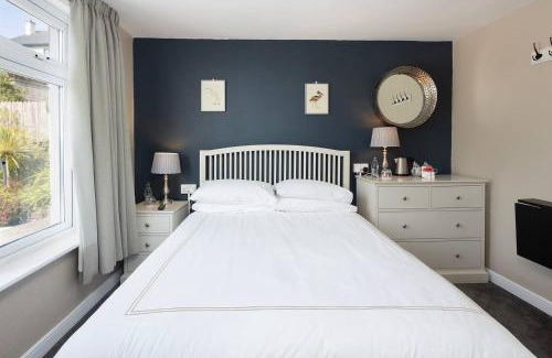 Ballycotton Hotel | Salty Dog Restaurant, Pub & Guesthouse
