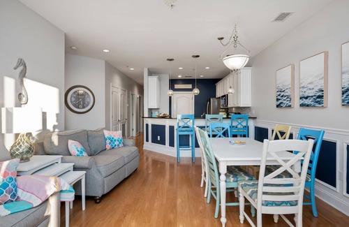 Yaupon Beach Condominio | Salty Girl: Coastal Condo Close to Pier, Restaurants