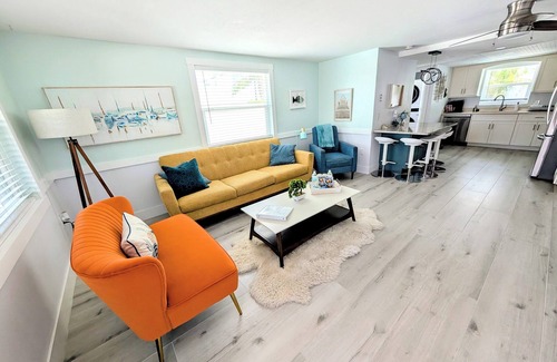 Holmes Beach Casa | Salty Harbor AMI pool retreat near the Beach