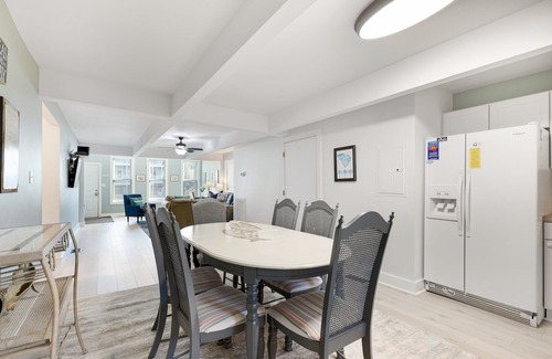 Folly Beach Villa | Salty Shack Unit B - 1 st block E Arctic Ave - Al otro lado de la playa