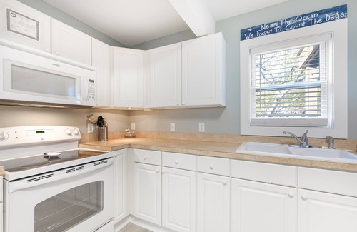 Folly Beach Villa | Salty Shack Unit B - 1 st block E Arctic Ave - Al otro lado de la playa