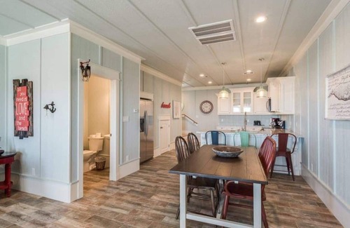 Crystal Beach Casa | Salty Suites, beachfront, opt golf cart