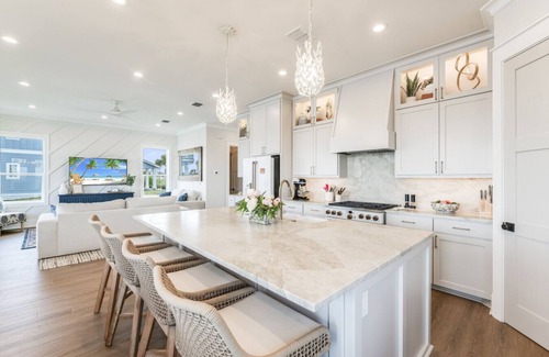 Port Aransas Apartamento | Salty Sunset Bay breeze, golden skies, and coastal vibes