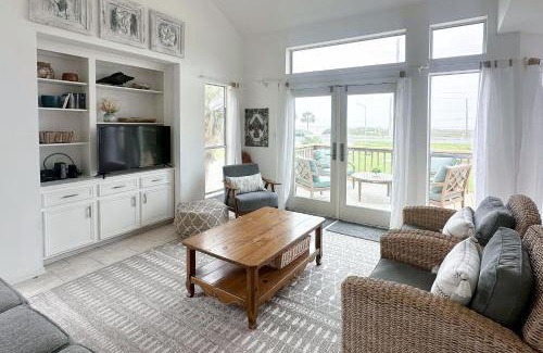 Pointe San Luis Casa | Salty Tides & Sunset Vibes