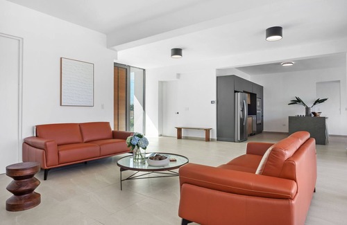 Jarealito Casa | Salty Villa | Modern Beachfront Oasis